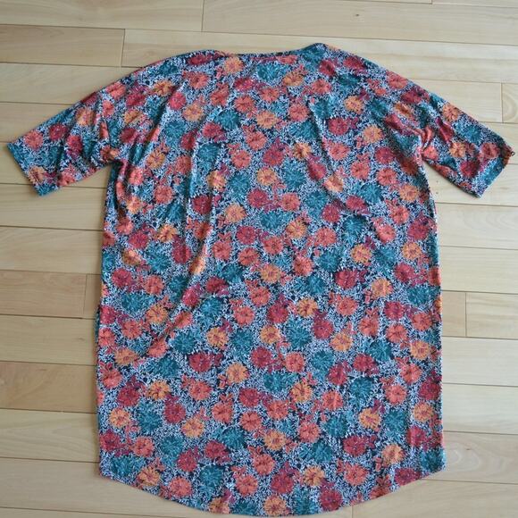 LuLaRoe Irma Tee Size M - Picture 4 of 4